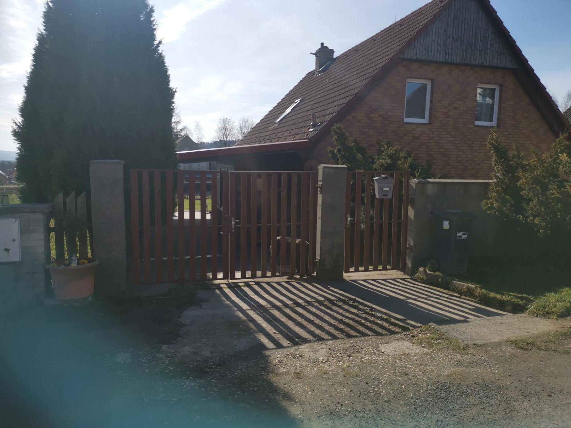 Apartman Jako U Babicky Tisá Exterior foto